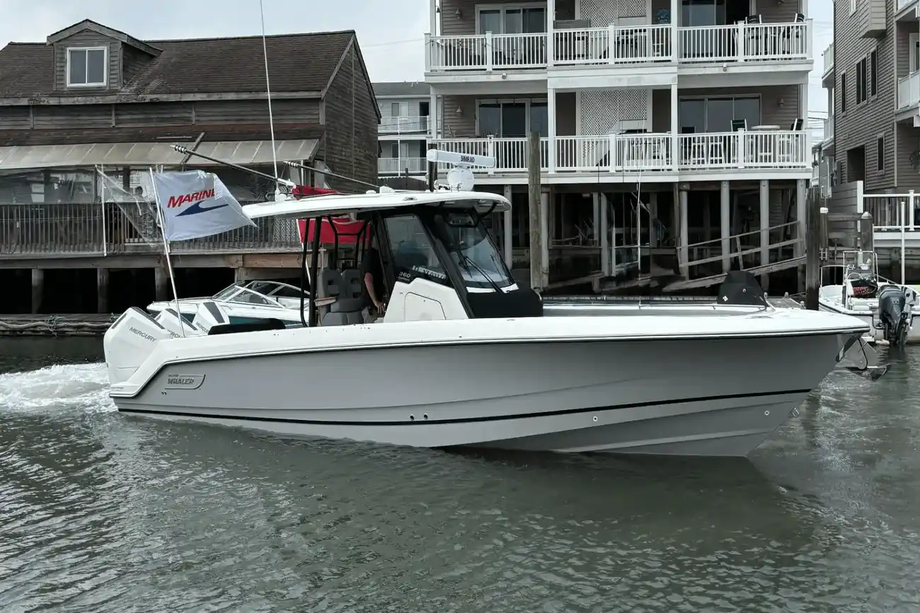 Boston Whaler 360 Outrage