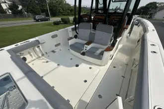Thumbnail von Boston Whaler 360 Outrage