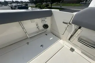 Thumbnail von Boston Whaler 360 Outrage