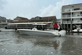 Thumbnail von Boston Whaler 360 Outrage