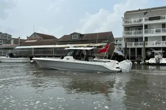 Thumbnail von Boston Whaler 360 Outrage