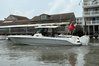 Thumbnail von Boston Whaler 360 Outrage