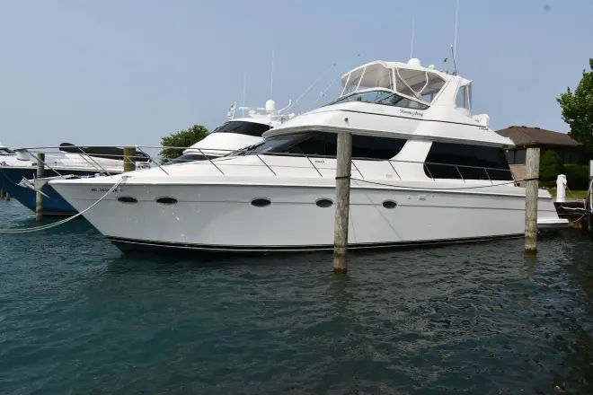 Carver 530 Voyager Pilothouse BOOMS AWAY