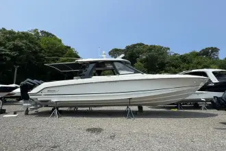 Thumbnail von Boston Whaler 380 Realm