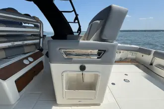 Thumbnail von Boston Whaler 380 Realm
