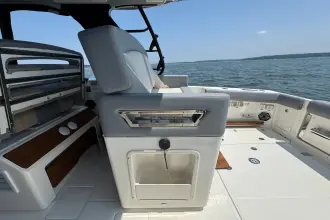 Thumbnail von Boston Whaler 380 Realm