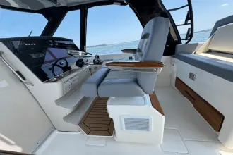 Thumbnail von Boston Whaler 380 Realm