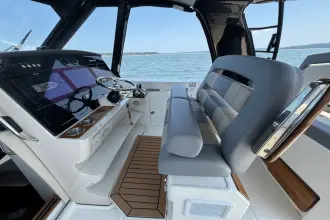 Thumbnail von Boston Whaler 380 Realm