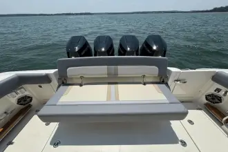 Thumbnail von Boston Whaler 380 Realm
