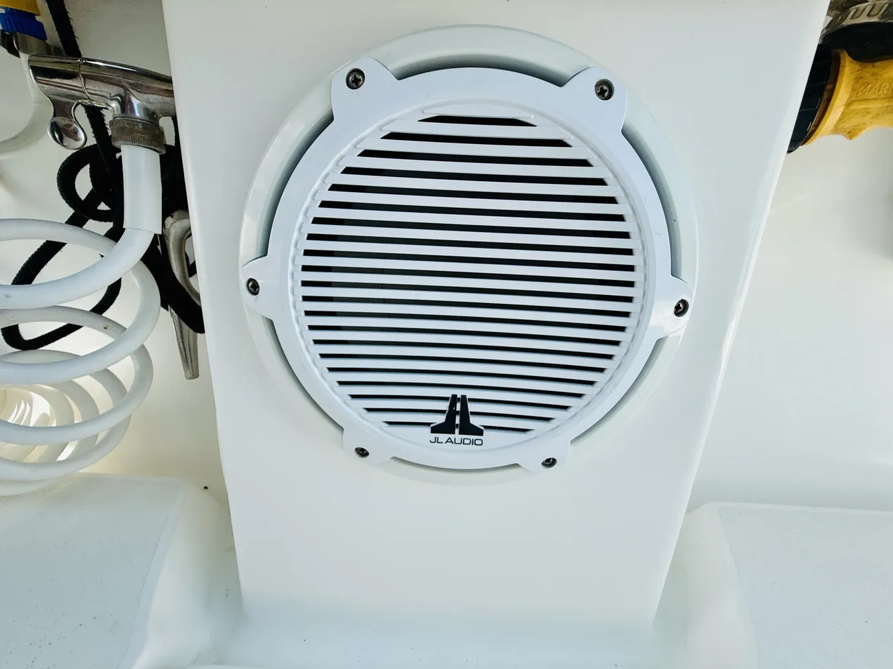 Thumbnail von Intrepid 377 WA