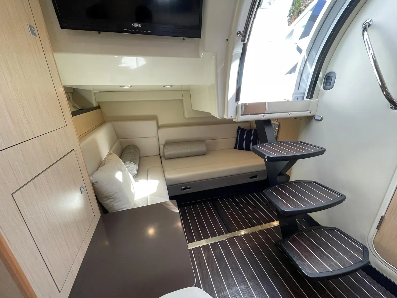 Thumbnail von Monterey 335 Sport Yacht Pura Vida