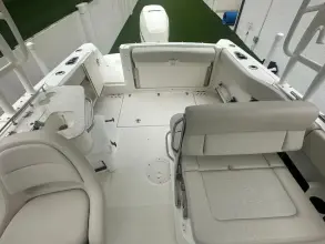 Thumbnail von Boston Whaler 230 Vantage