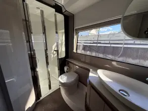 Thumbnail von Cruisers Yachts 57 FLY