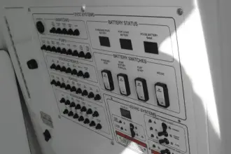 Thumbnail von Edgewater 325 CC