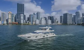 Thumbnail von Azimut 75 Thinks It's His Too