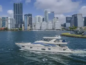 Thumbnail von Azimut 75 Thinks It's His Too