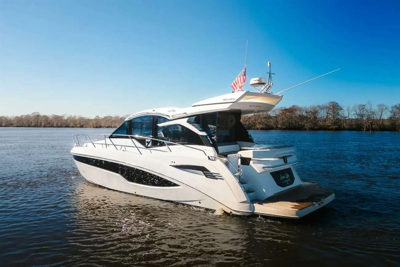 Galeon 425 HTS