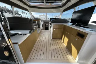 Thumbnail von Cruisers Yachts 48 Cantius