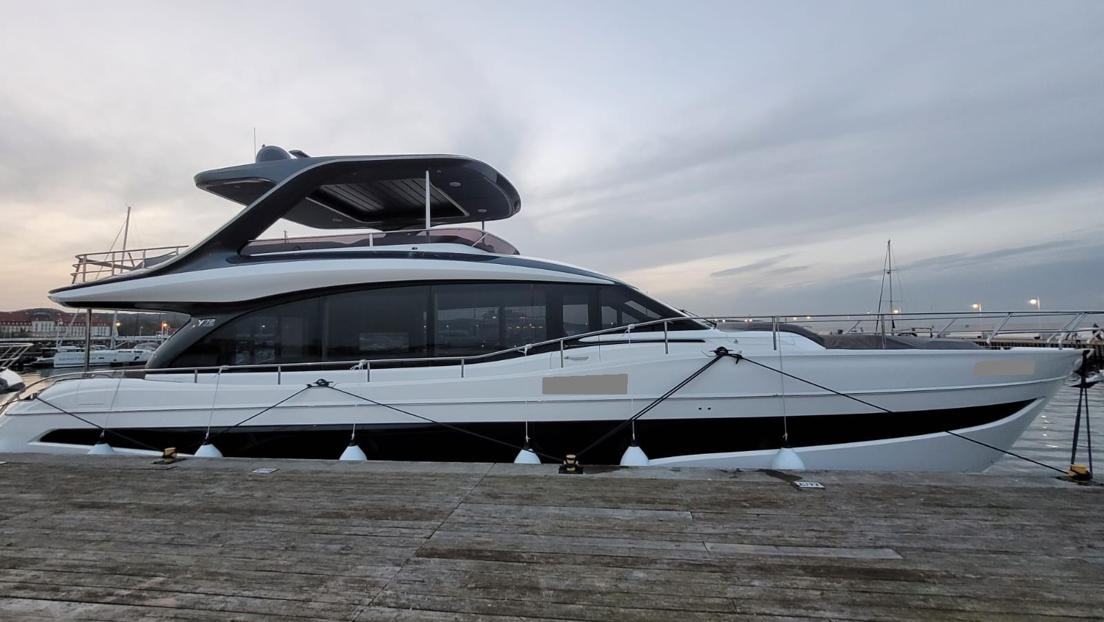 Thumbnail von Princesa Y72