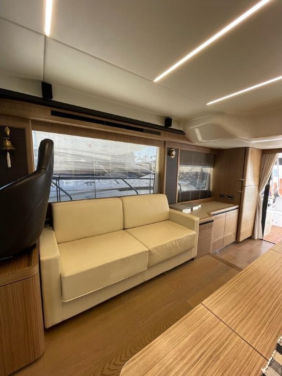 Thumbnail von Absolute 52