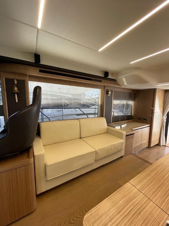 Thumbnail von Absolute 52