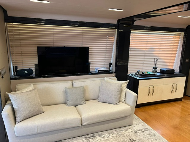 Thumbnail von Azimut 80