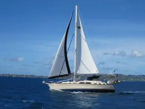 Island Packet 445