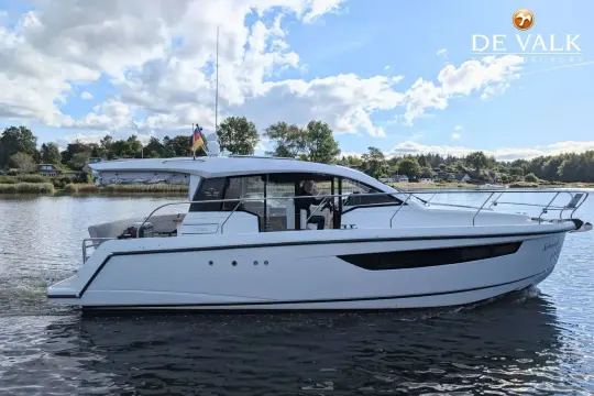 Sealine C330