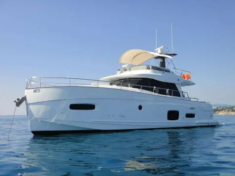 Azimut Magellano 53