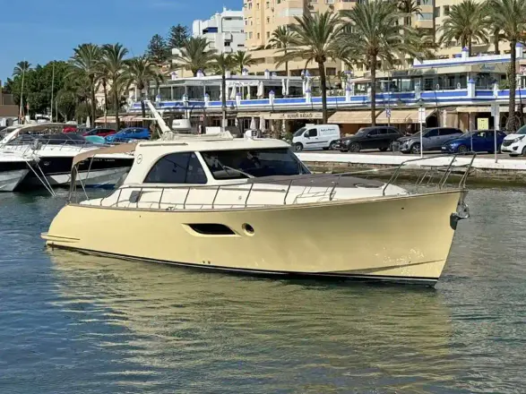 Mochi Craft Dolphin 44 LIBERTY