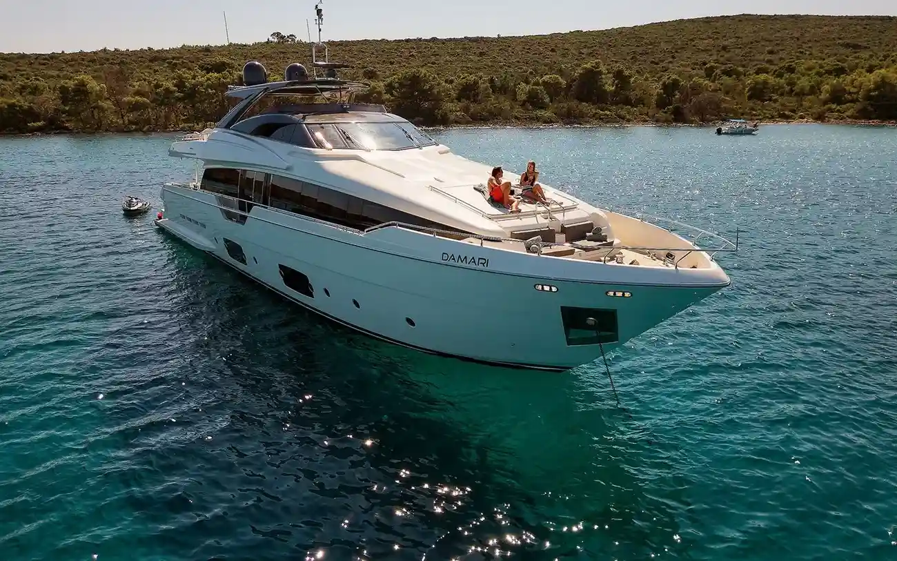 Thumbnail von Ferretti Yachts 95 DAMARI