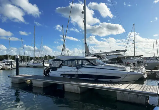 Jeanneau NC 37 SEA A MOOR