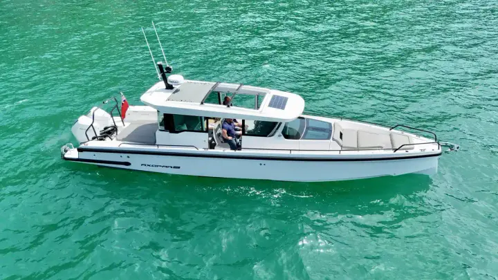 Axopar 37 XC Cross Cabin LOLA