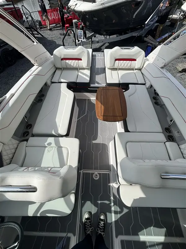 Thumbnail von Regal LS4 Surf