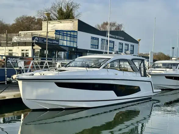 Sealine S335 Новый корабль готов к отправке