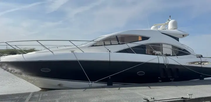 Sunseeker Predator 52