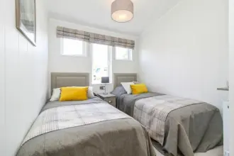 Thumbnail von Prestige Floating Home Floating Home at Priory Marina