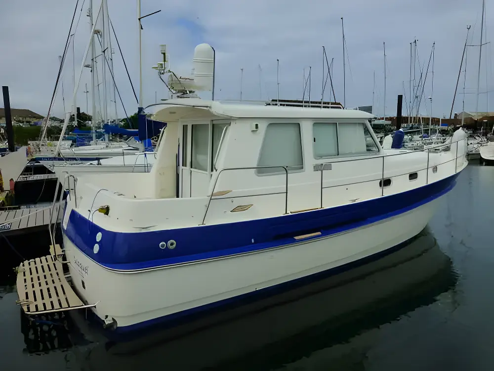 Hardy Commander 32