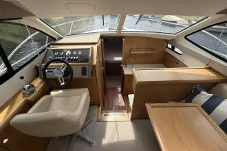 Thumbnail von Haines 32 Sedan Third Half