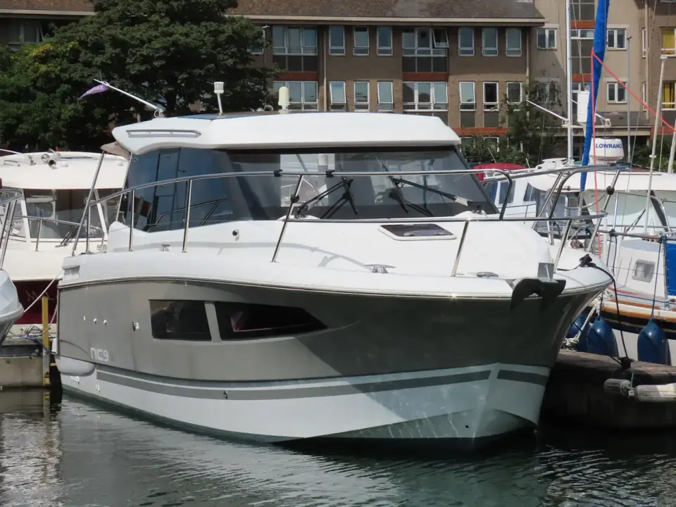 Jeanneau NC 9 Sunflower