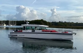 Axopar 37 XC Cross Cabin SISU
