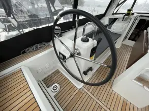 Thumbnail von Beneteau Oceanis 35.1