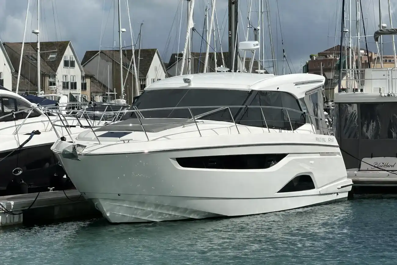 Bavaria R40 Coupe Folly Five