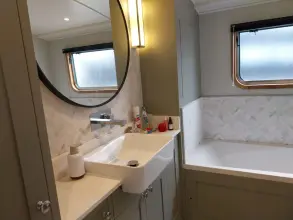 Thumbnail von Waterspace Living Hampton 70 Swan Ronson