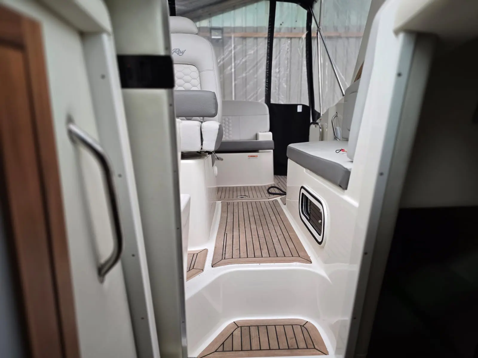 Thumbnail von Sea Ray Sundancer 265 Miss Sixty