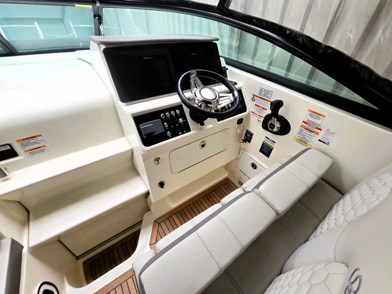 Thumbnail von Sea Ray Sundancer 265 Miss Sixty