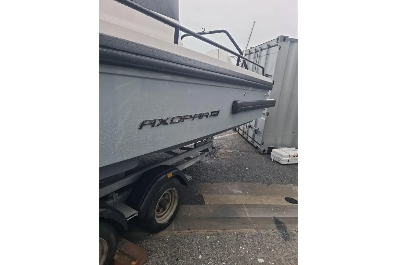 Thumbnail von Axopar 28 Cabin