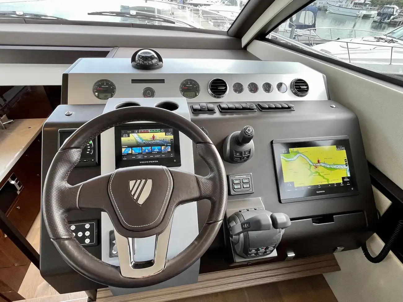 Thumbnail von Fairline Squadron 50