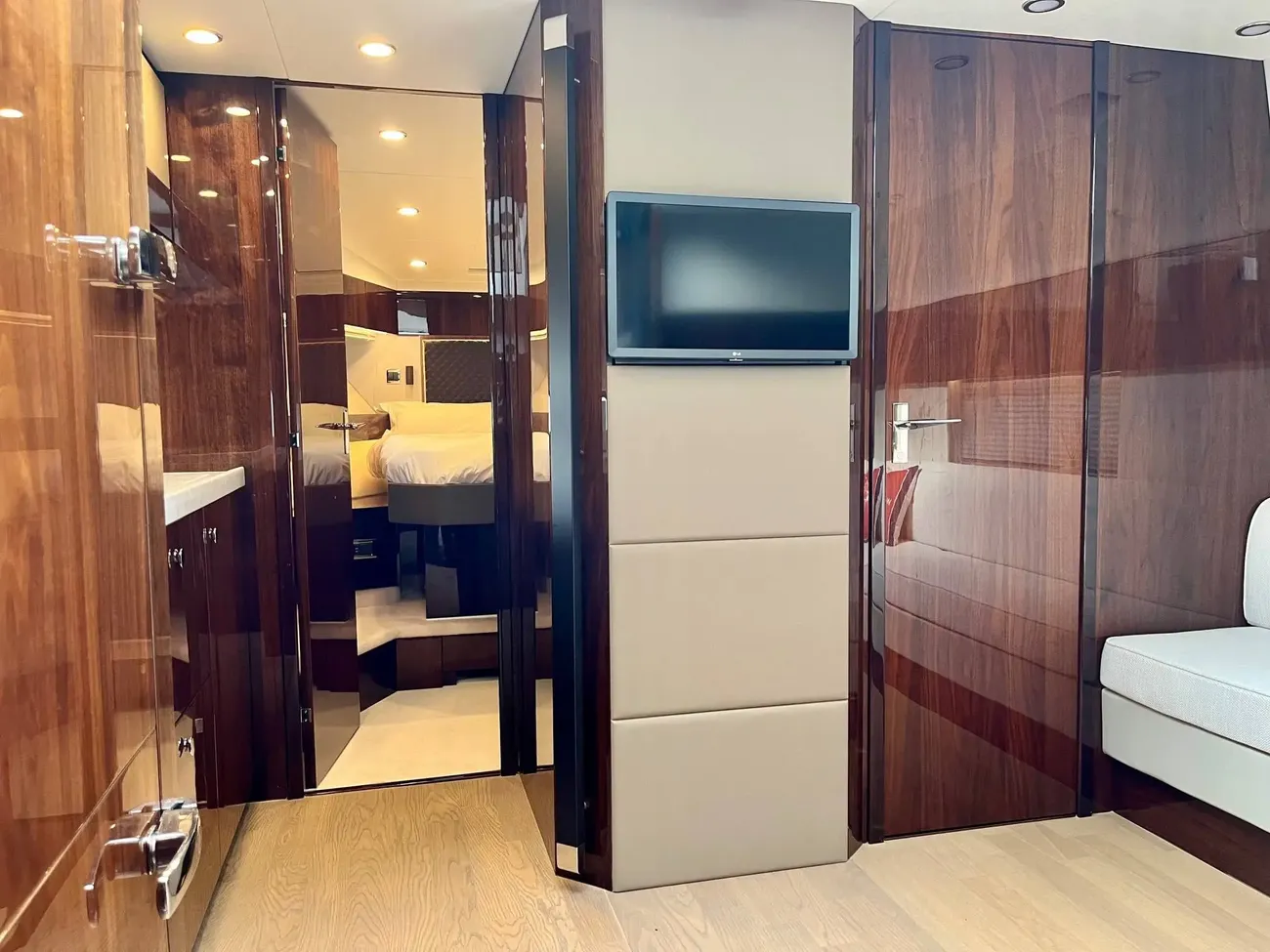 Thumbnail von Fairline Squadron 50