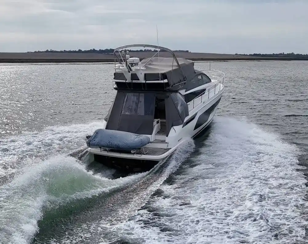 Thumbnail von Fairline Squadron 50